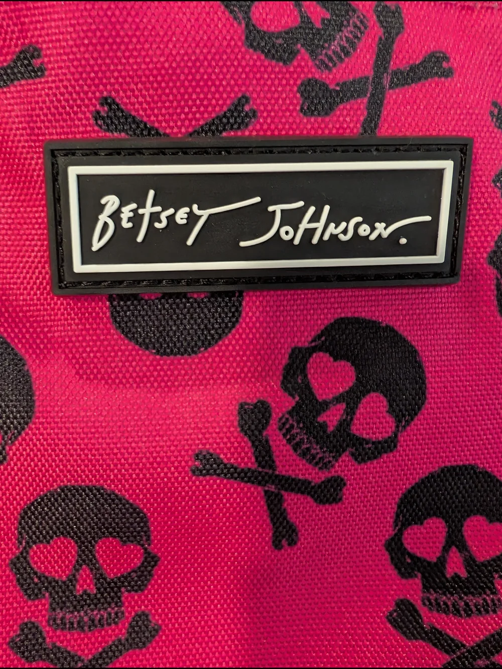 Betsey Johnson Hot Pink and Black Skull Print Insulated Lunch Tote